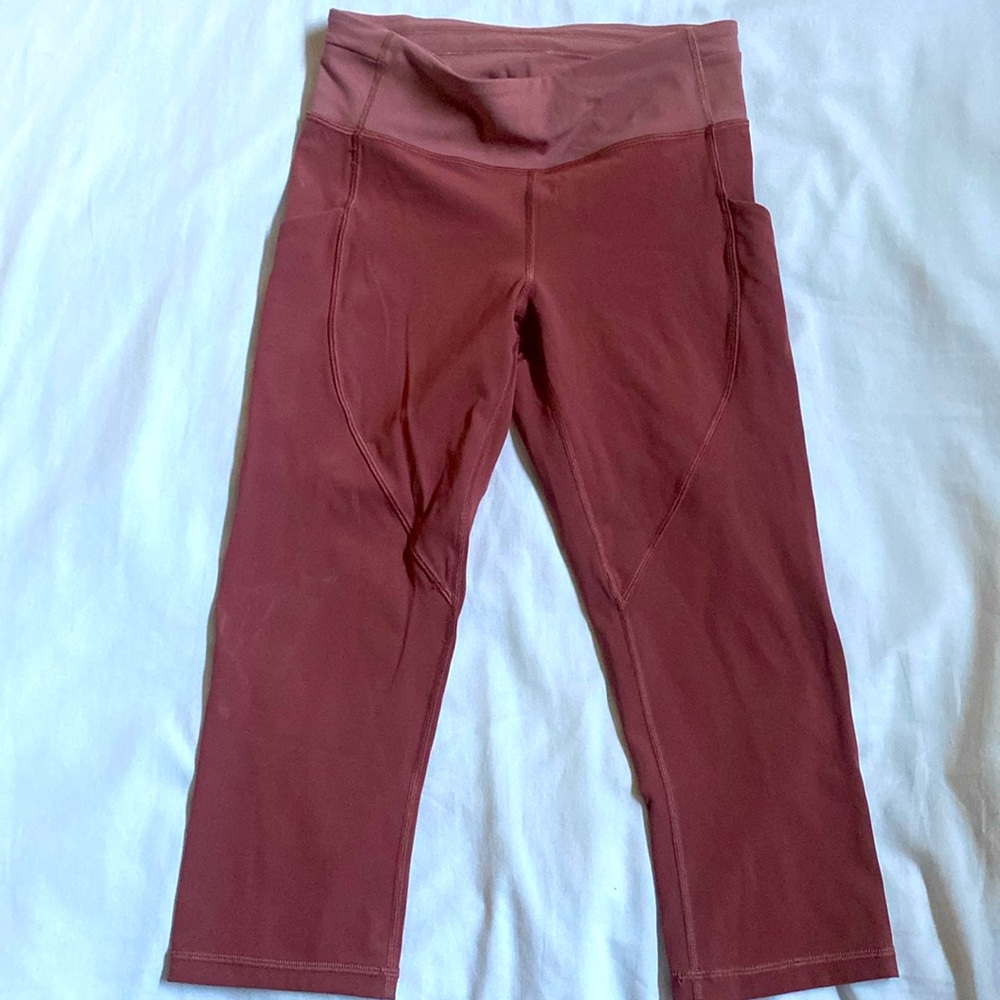 Lululemon crops with pockets!